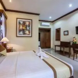 Front Danau Tamblingan St Bali 3* サヌール